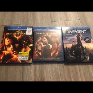 Lot 3 DVD Blu-ray Hunger Games, Catching Fire, Divergent w cases Movies